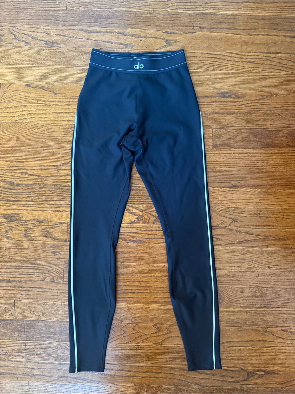 ALO Airlift High-Waist Suit Up Leggings